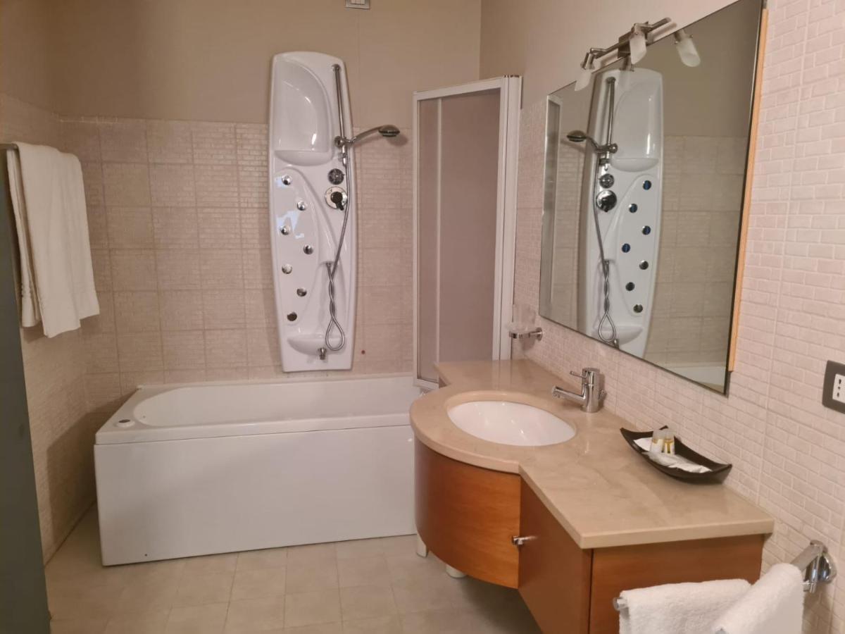 Stella Charming & Luxury Rooms Конверсано Екстериор снимка